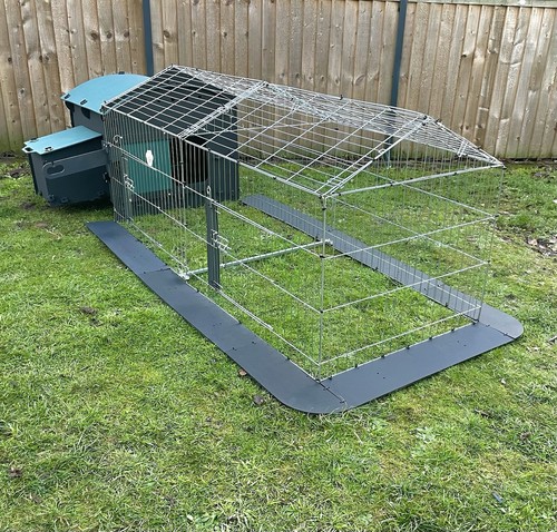 Plastic chicken coop - chicken, run